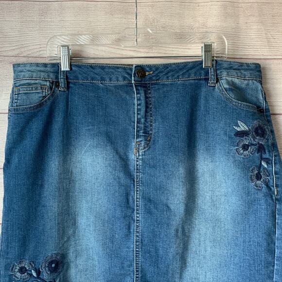 Westport 1962 Denim Jean Skirt with Embroidered Flowers Size 16 - Picture 2 of 13